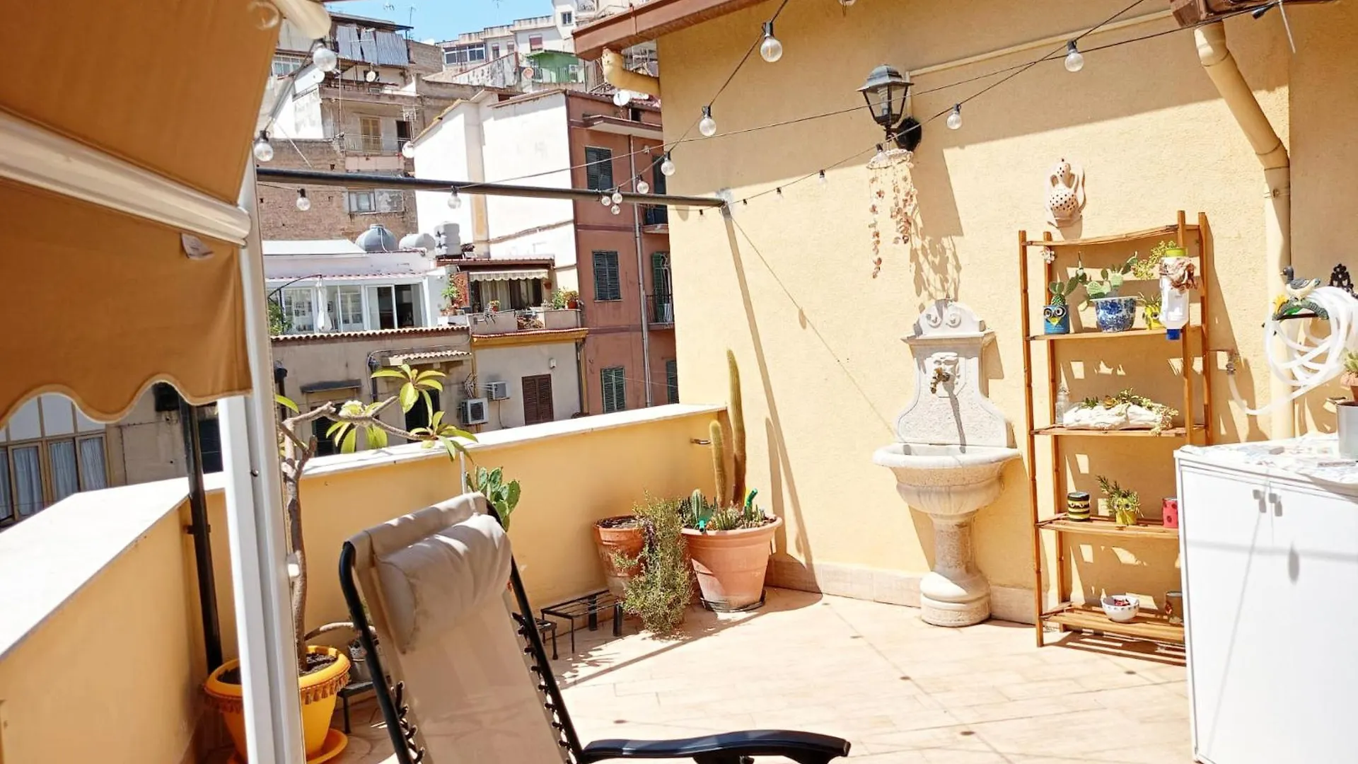 In Piazza Casavacanze Palermo 0*,  Italië